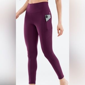 Fabletics Oasis Pureluxe High Waisted 7/8 Legging